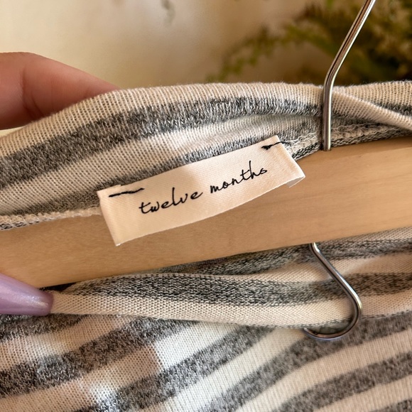 Sweater - Picture 4 of 4